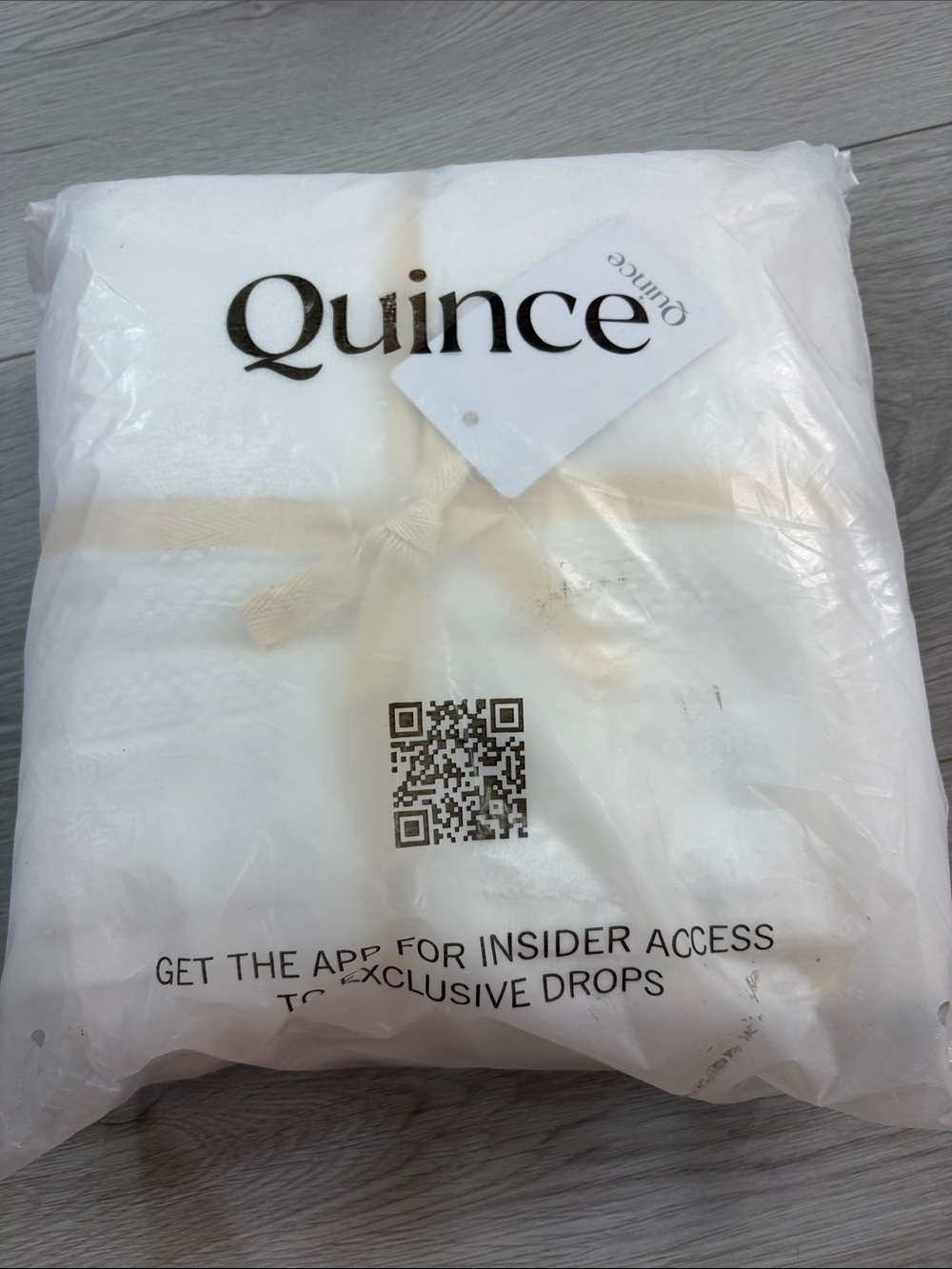 Quince hand towel